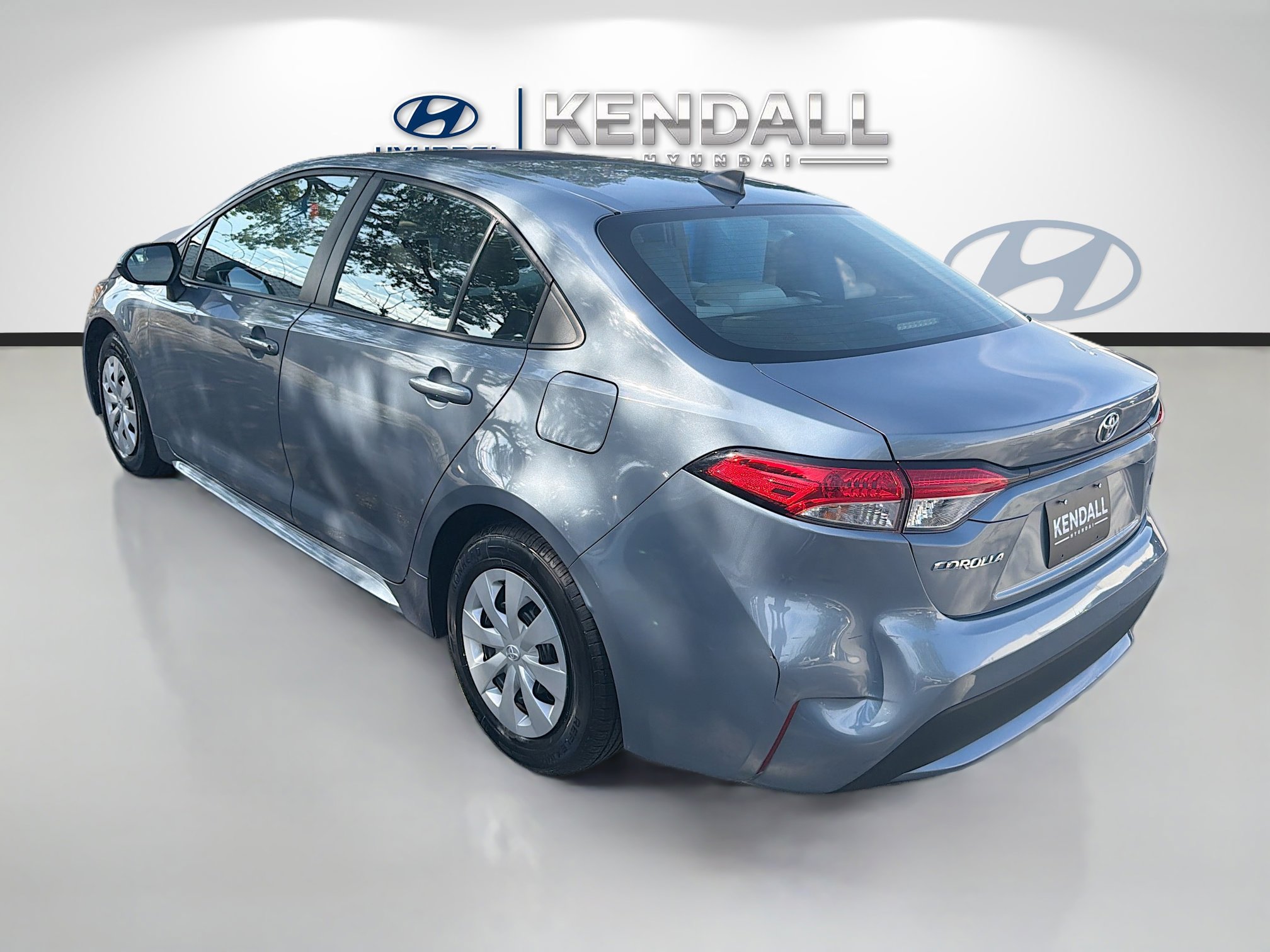 Used 2022 Toyota Corolla L FWD image 3