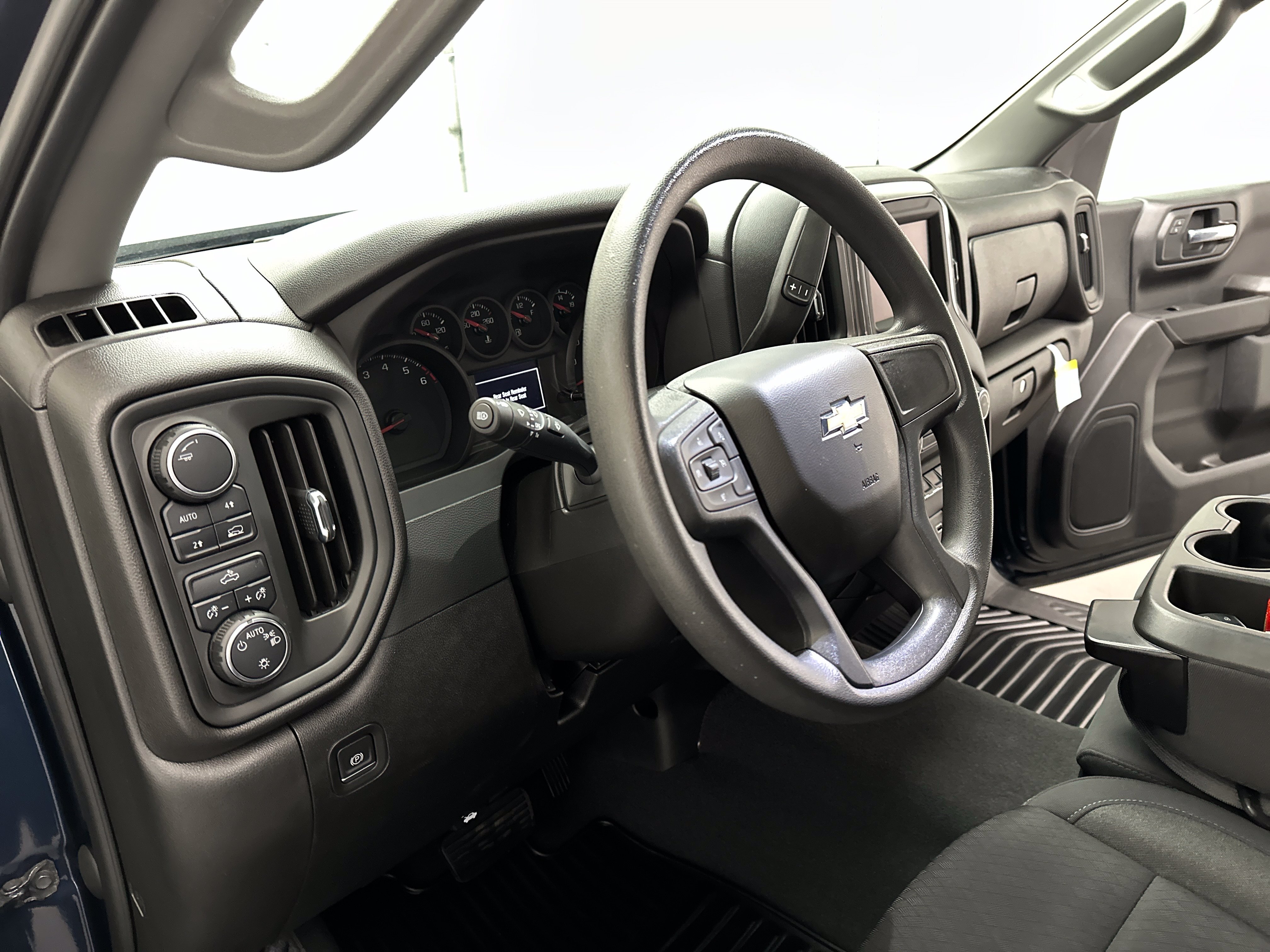 Used 2022 Chevrolet Silverado 1500 Custom w/ LPO, Dark Essentials Package AWD/4WD image 17