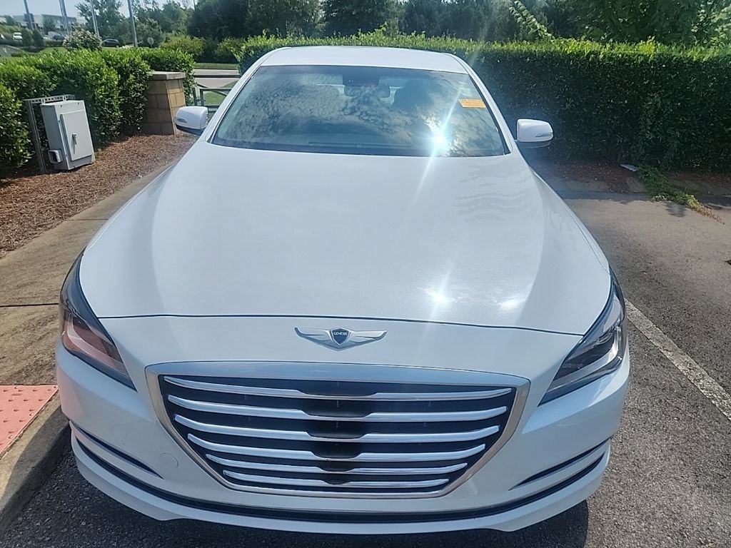 Used 2016 Hyundai Genesis 3.8 RWD image 2