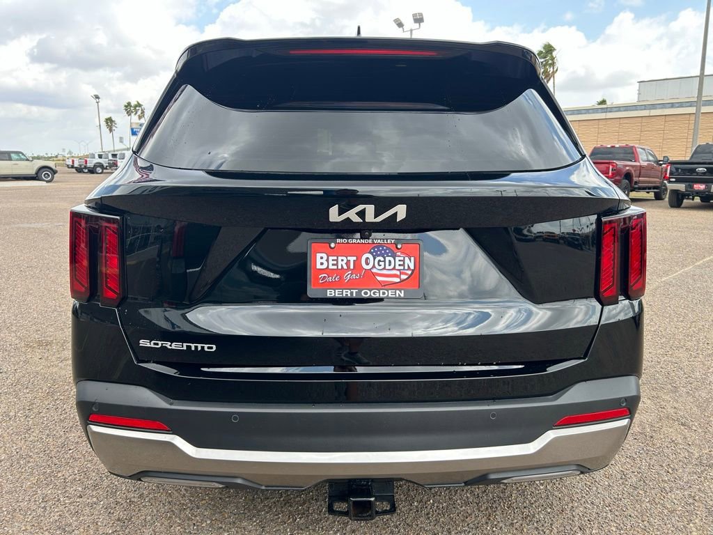 Used 2025 Kia Sorento S image 5