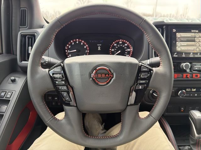 Used 2025 Nissan Frontier PRO-4X w/ Interior Protection Package image 39