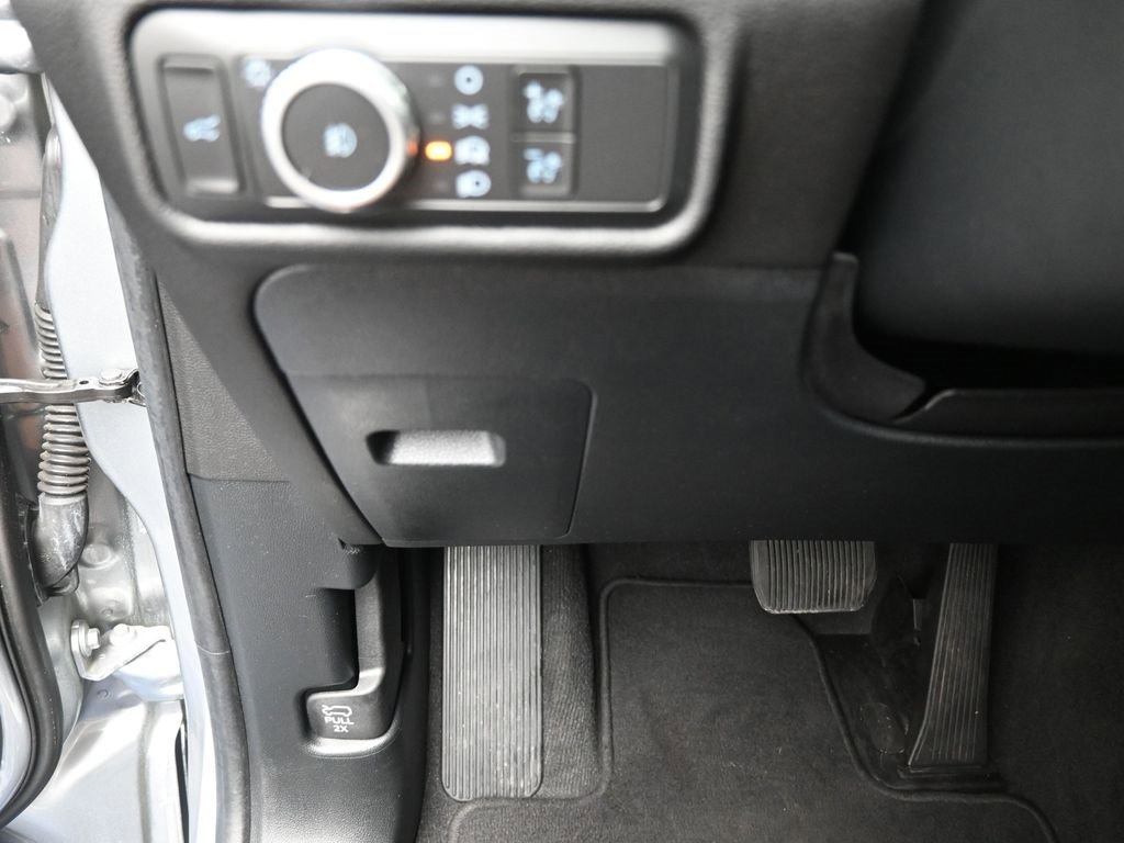 Used 2022 Ford Explorer Limited w/ Equipment Group 301A image 17