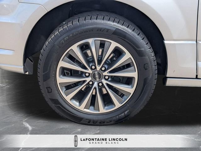 Used 2017 Lincoln Navigator Select AWD/4WD image 36