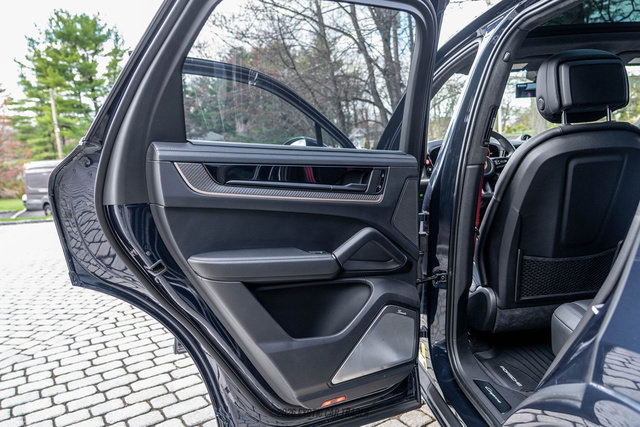 Used 2024 Porsche Cayenne S image 37
