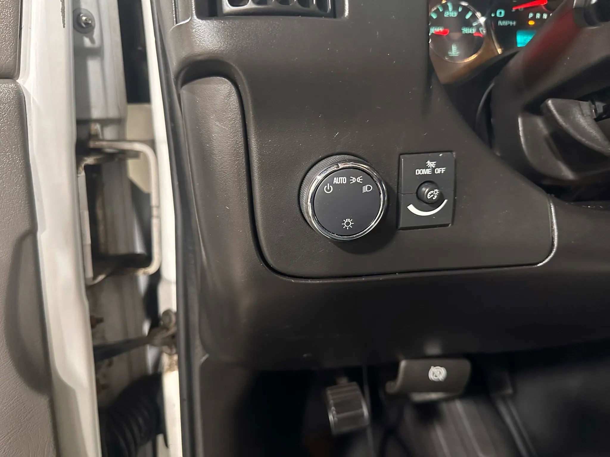 Used 2013 GMC Savana 1500 AWD image 35