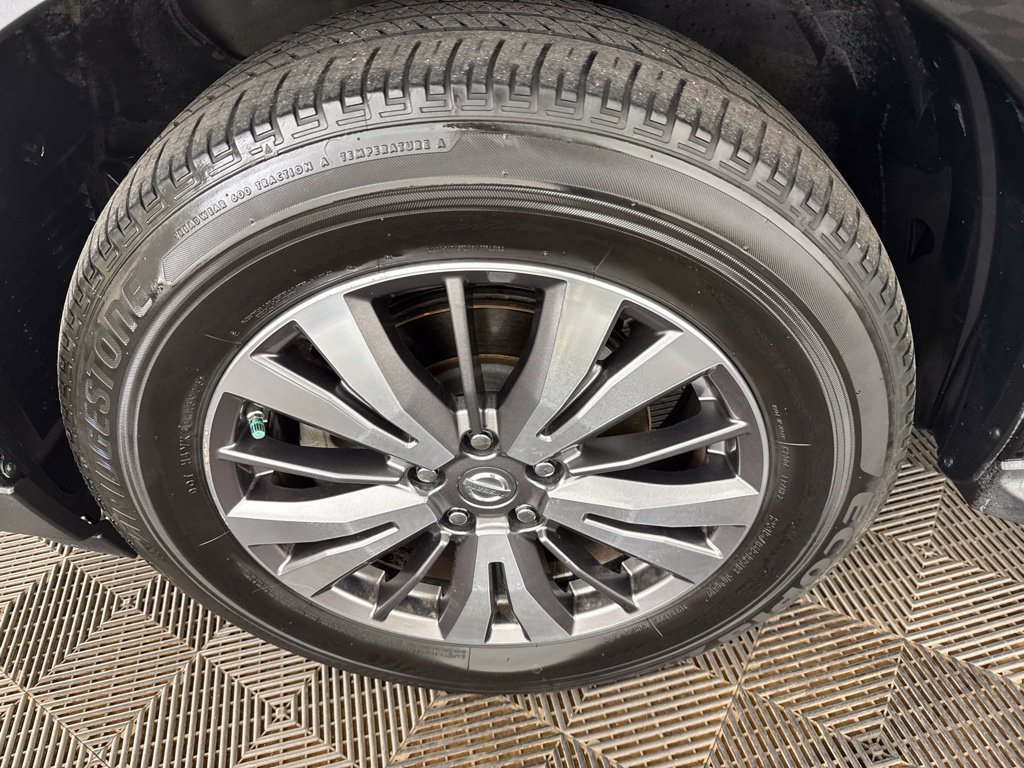 Used 2018 Nissan Pathfinder SL FWD image 41