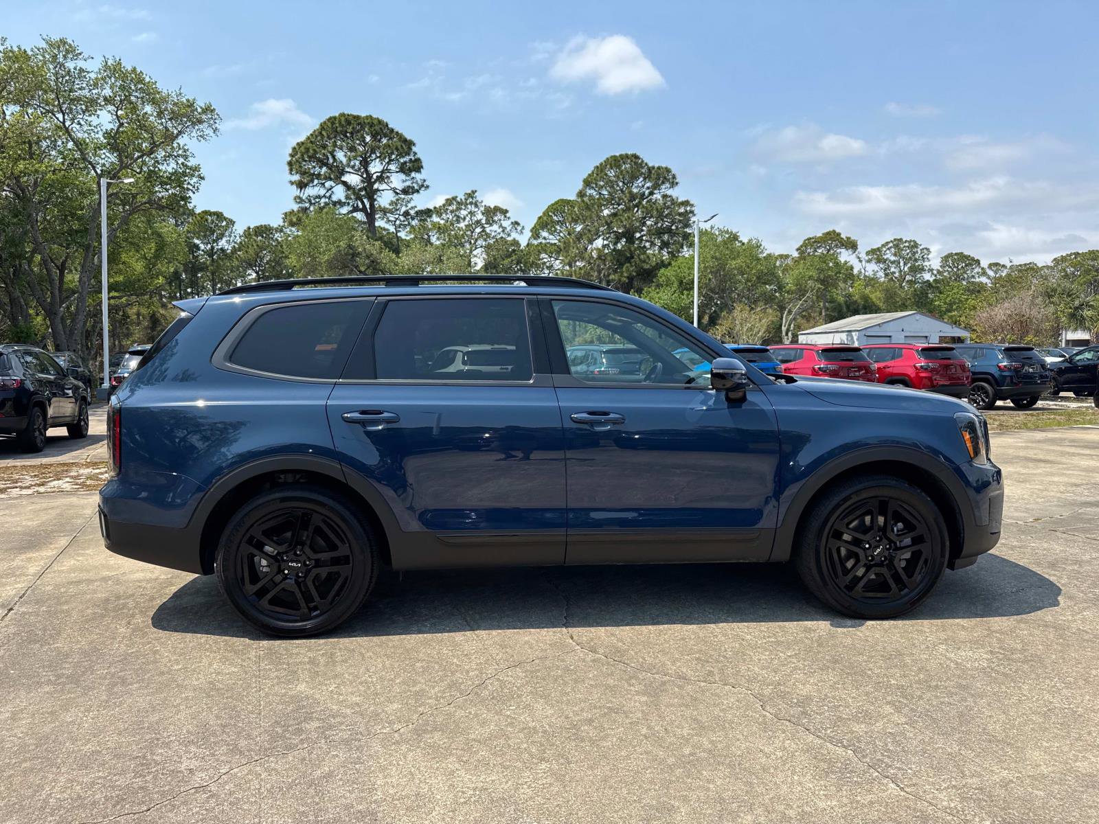 Used 2024 Kia Telluride SX Prestige X-Line image 2