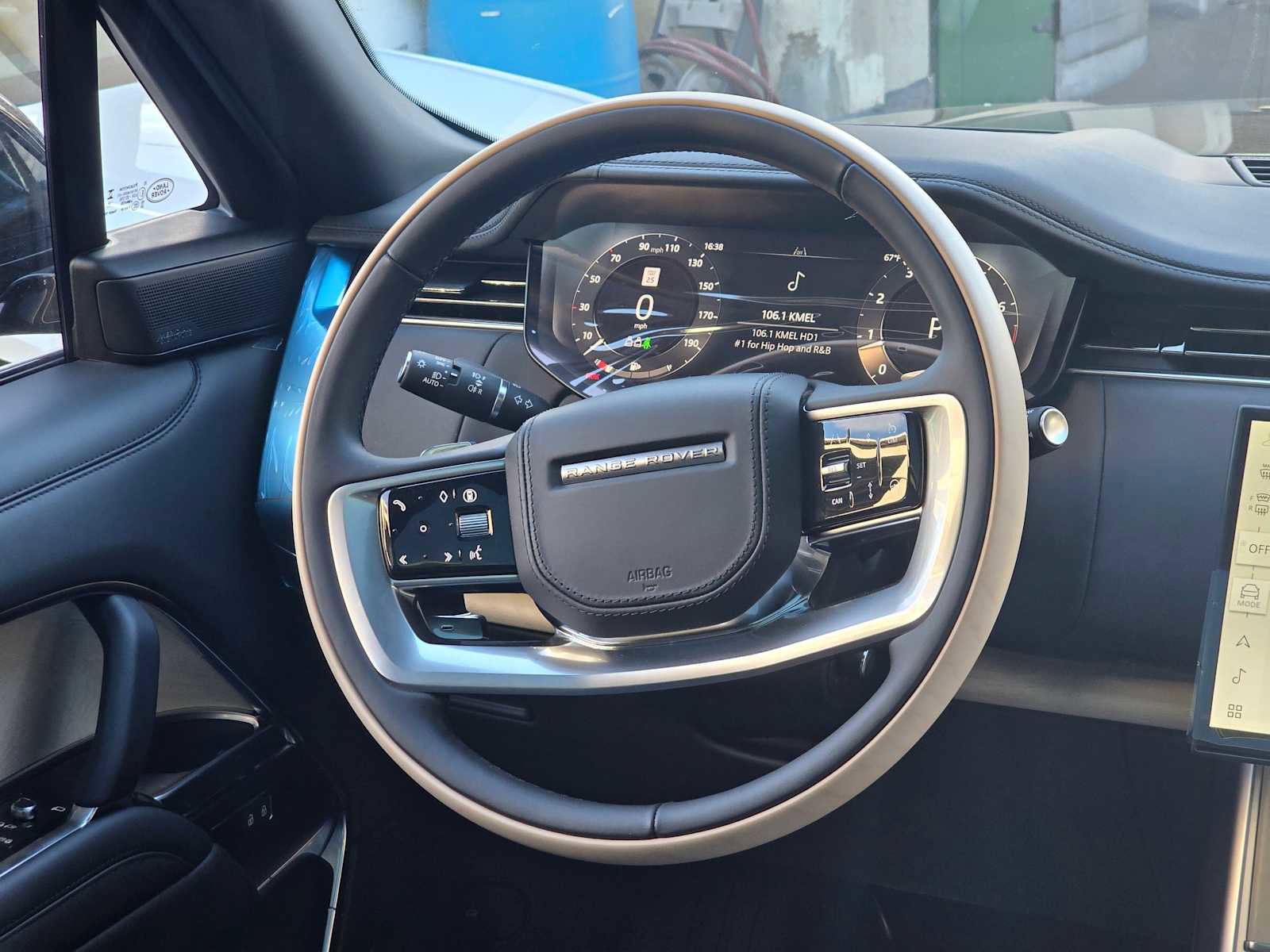 New 2025 Land Rover Range Rover SV image 16