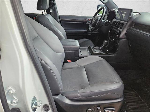Used 2022 Lexus GX 460 w/ Black Line Special Edition image 16