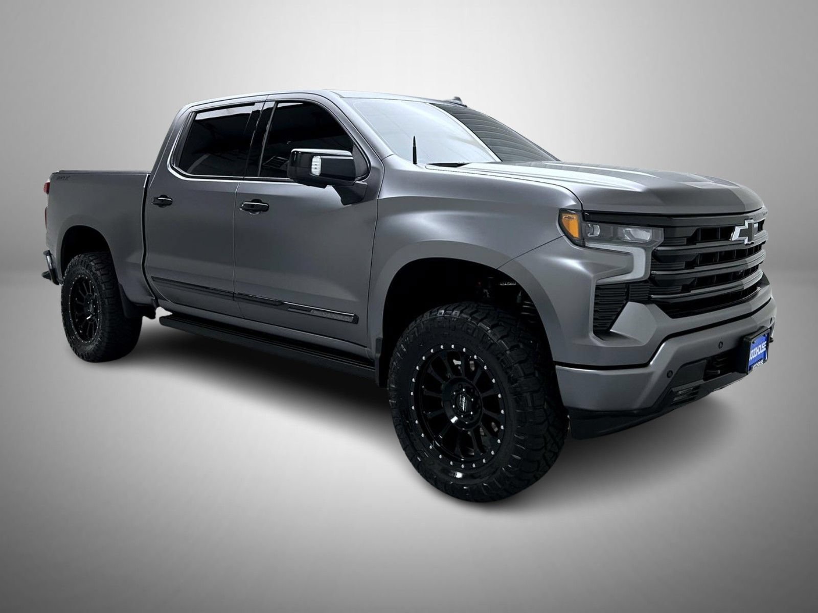 Used 2026 Chevrolet Silverado 1500 High Country w/ Midnight Edition AWD/4WD image 3