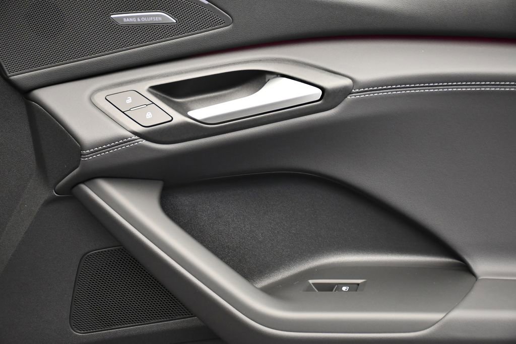 New 2025 Audi Q6 e-tron Premium Plus image 46
