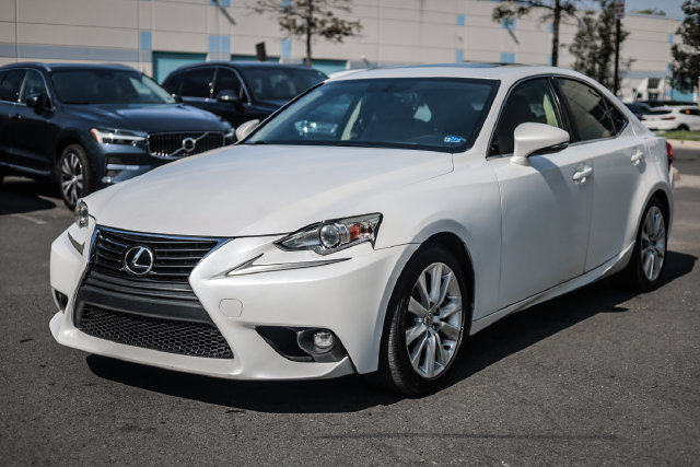 Used 2016 Lexus IS 200t RWD image 7