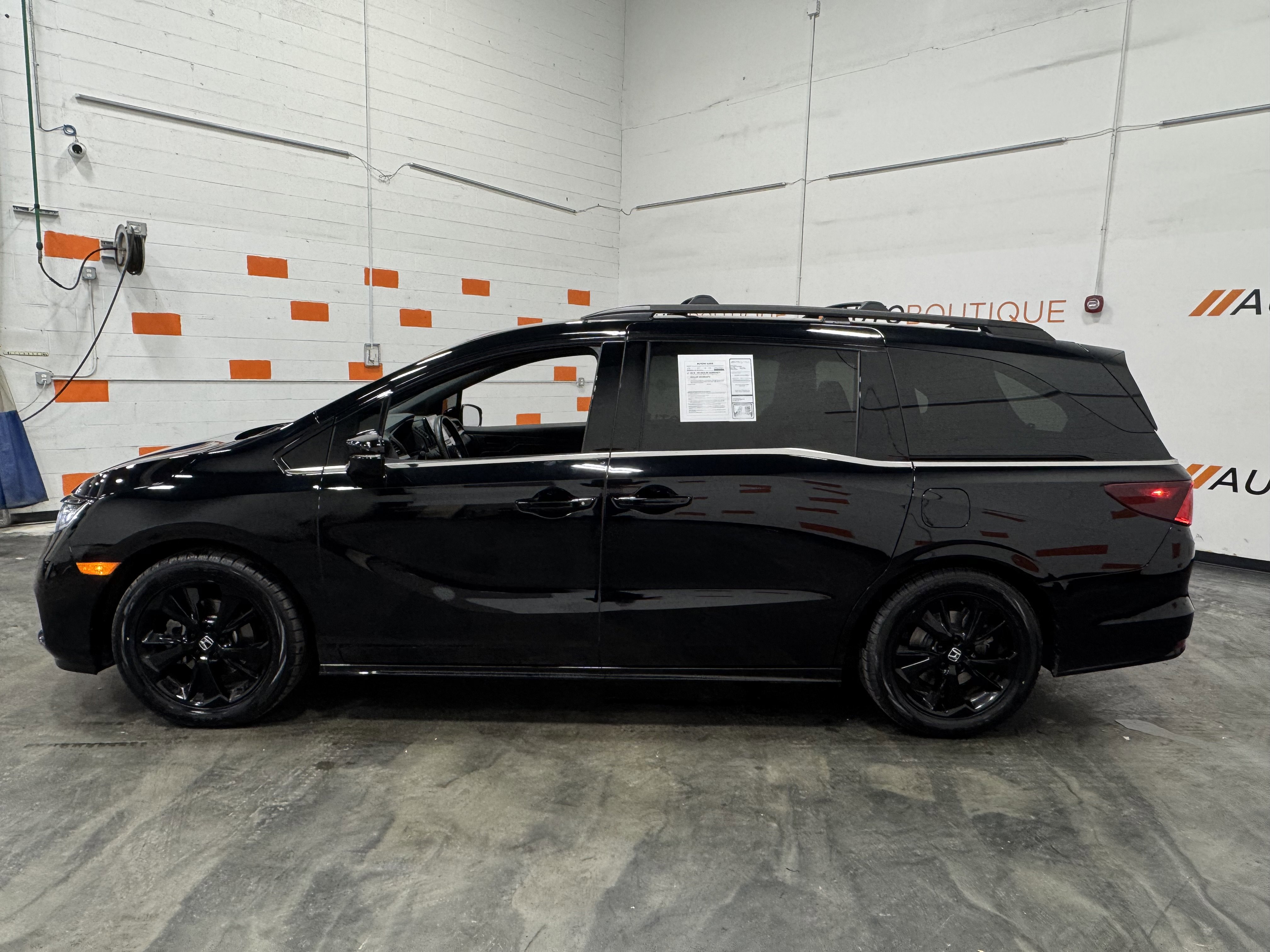 Used 2024 Honda Odyssey Sport image 8