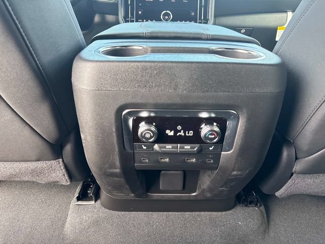 New 2026 GMC Yukon XL AT4 w/ AT4 Premium Plus Package AWD/4WD image 18