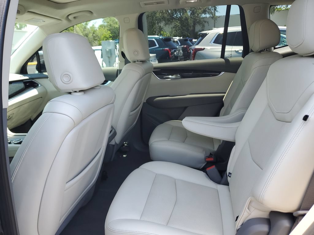 Certified 2022 Cadillac XT6 Premium Luxury AWD/4WD image 14