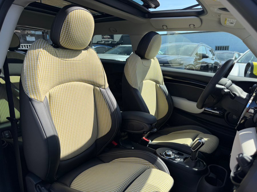 Used 2023 MINI Cooper SE image 36