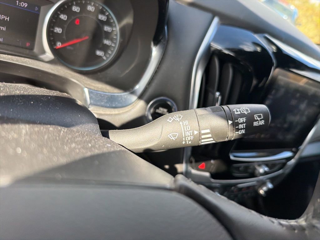 Used 2022 Chevrolet Traverse LT image 20