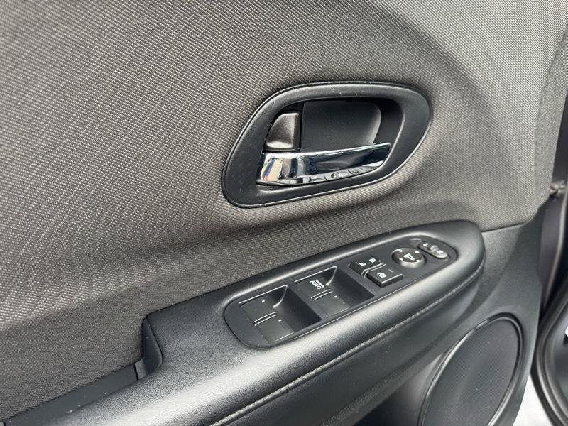 Used 2019 Honda HR-V LX image 12