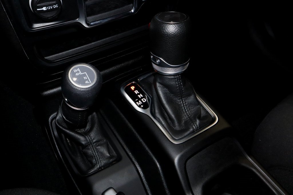 Used 2023 Jeep Wrangler Sport image 29