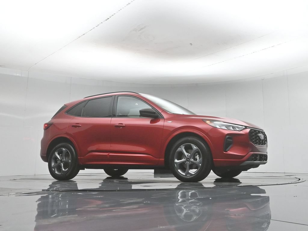 Used 2023 Ford Escape ST-Line w/ Tech Pack #1 FWD image 4