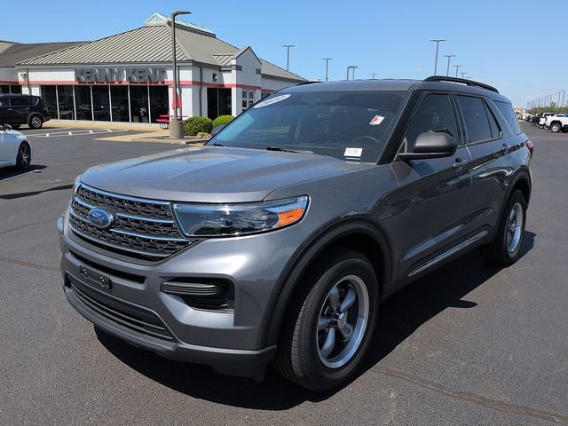 Used 2022 Ford Explorer XLT AWD/4WD image 3