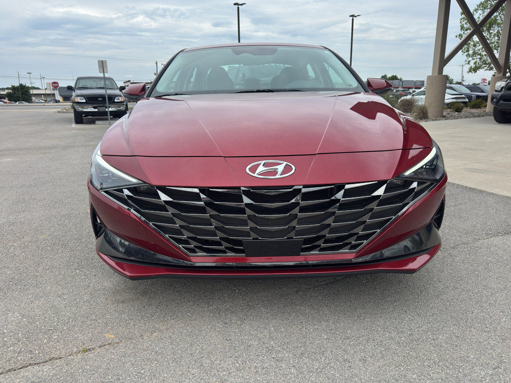 Used 2023 Hyundai Elantra Limited FWD image 2