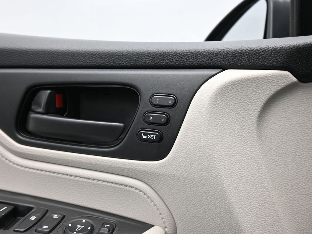 Certified 2025 Honda Odyssey EX-L image 32