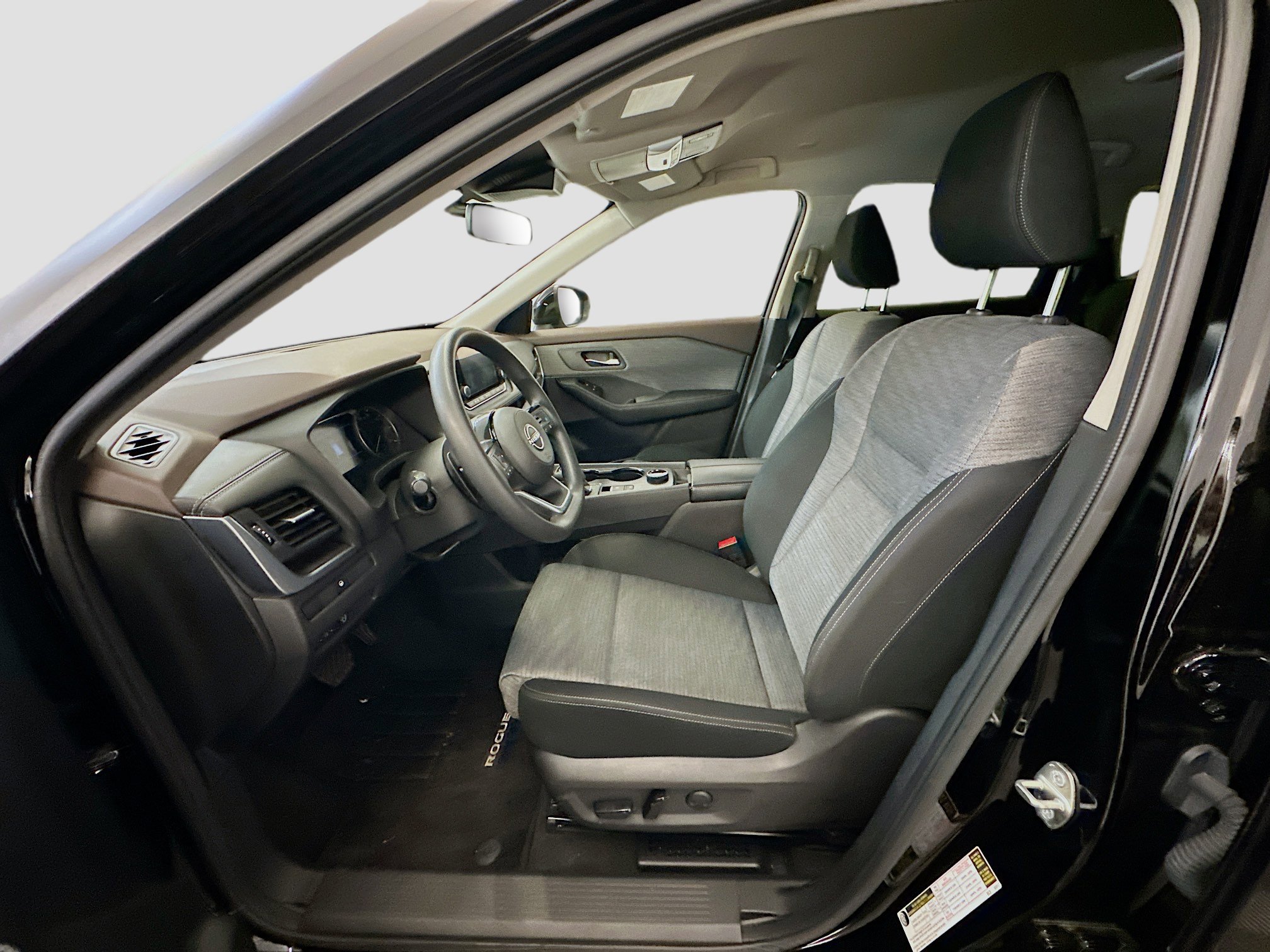 Used 2023 Nissan Rogue SV AWD/4WD image 13