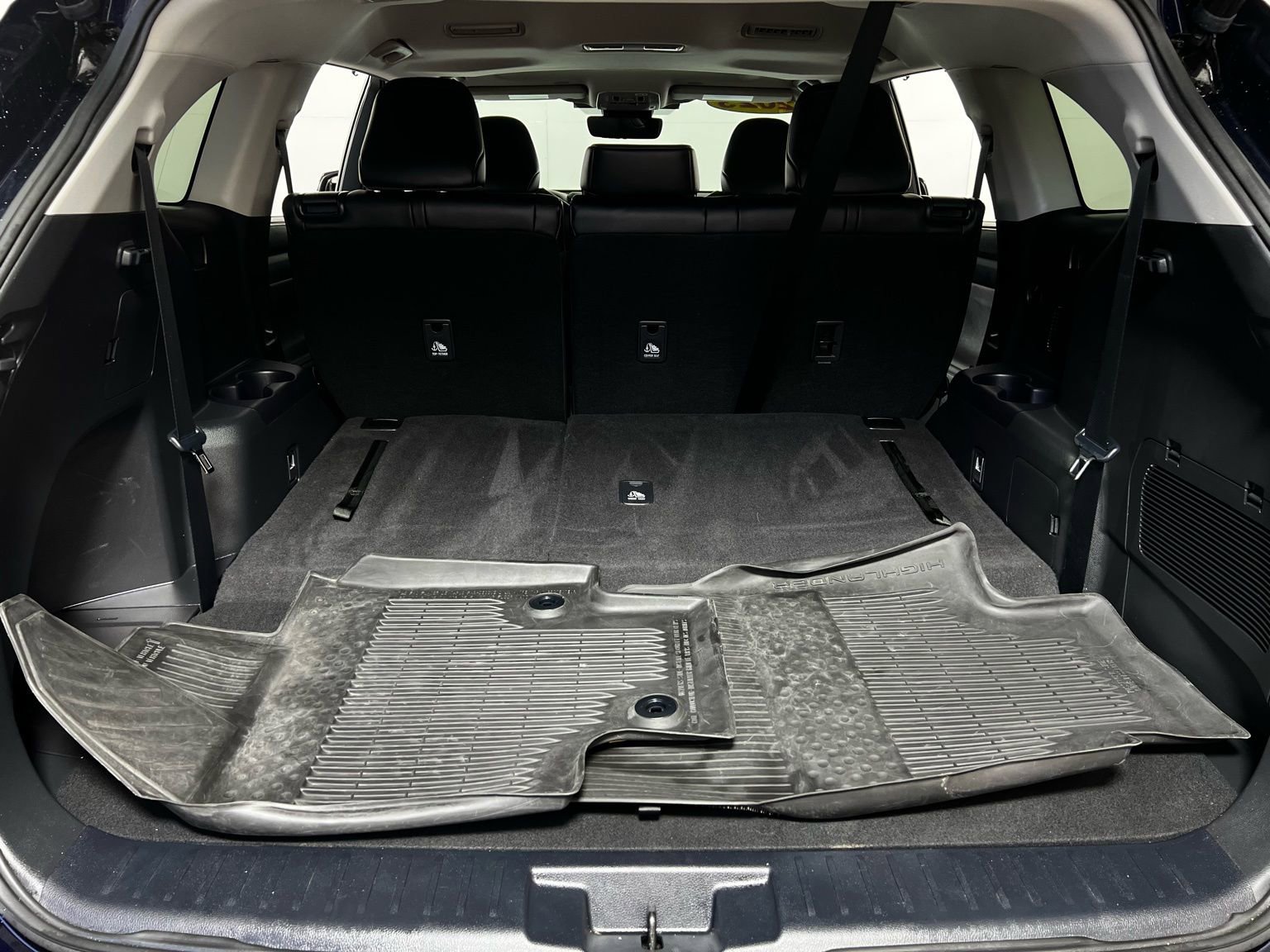 Used 2023 Toyota Highlander XLE image 26