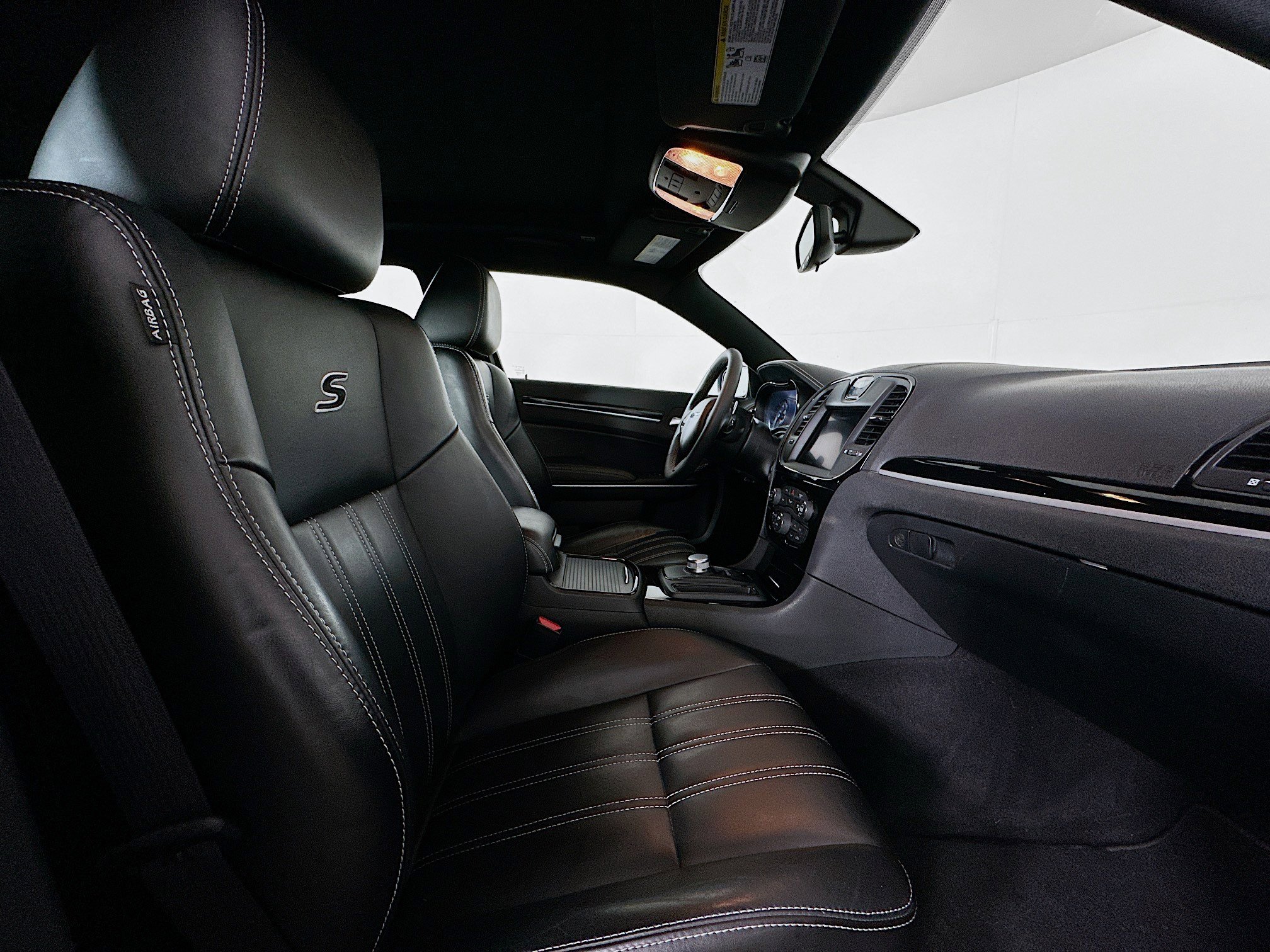 Used 2023 Chrysler 300 S image 32