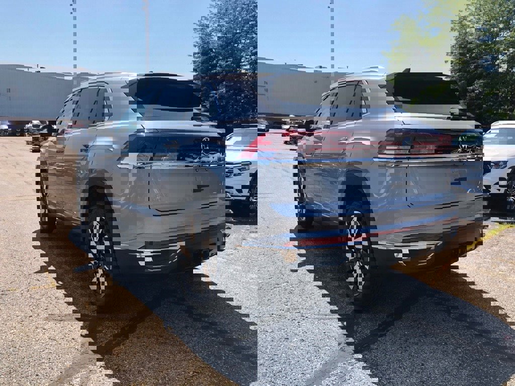 New 2025 Volkswagen Atlas Cross Sport SEL image 4