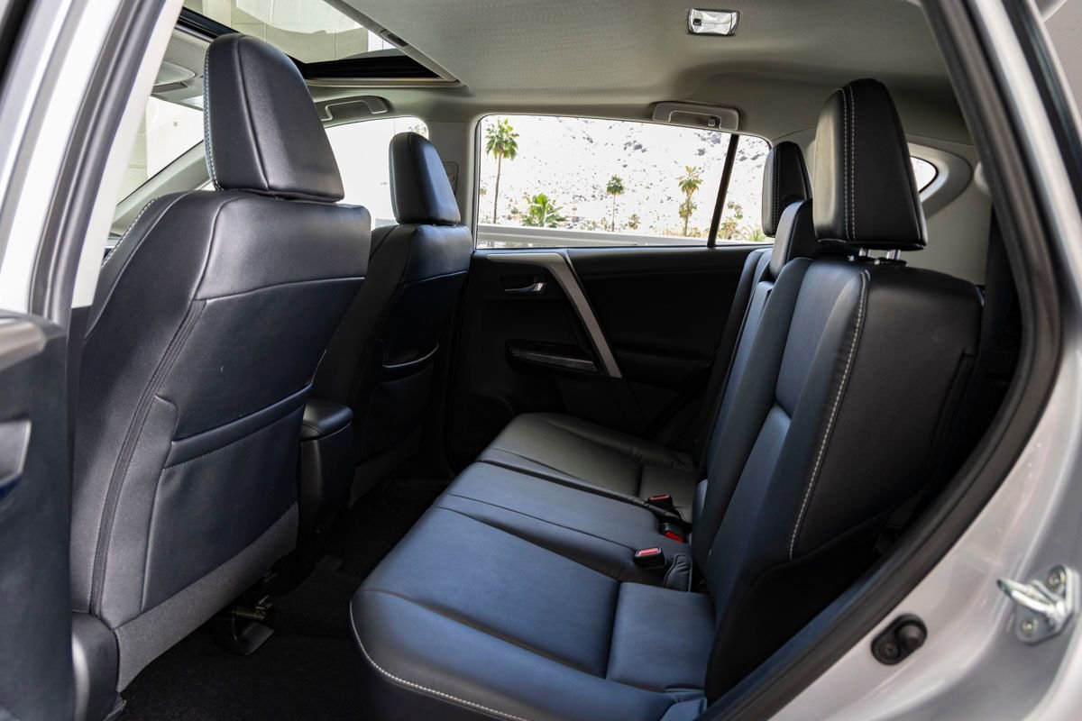 Used 2017 Toyota RAV4 Platinum FWD image 15
