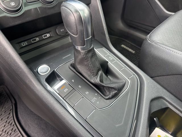 Used 2018 Volkswagen Tiguan SEL FWD image 31