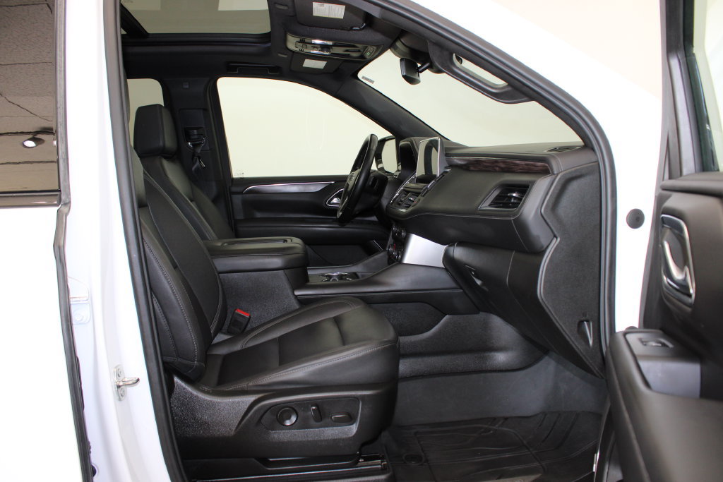 Used 2023 Chevrolet Suburban Z71 w/ Luxury Package AWD/4WD image 11