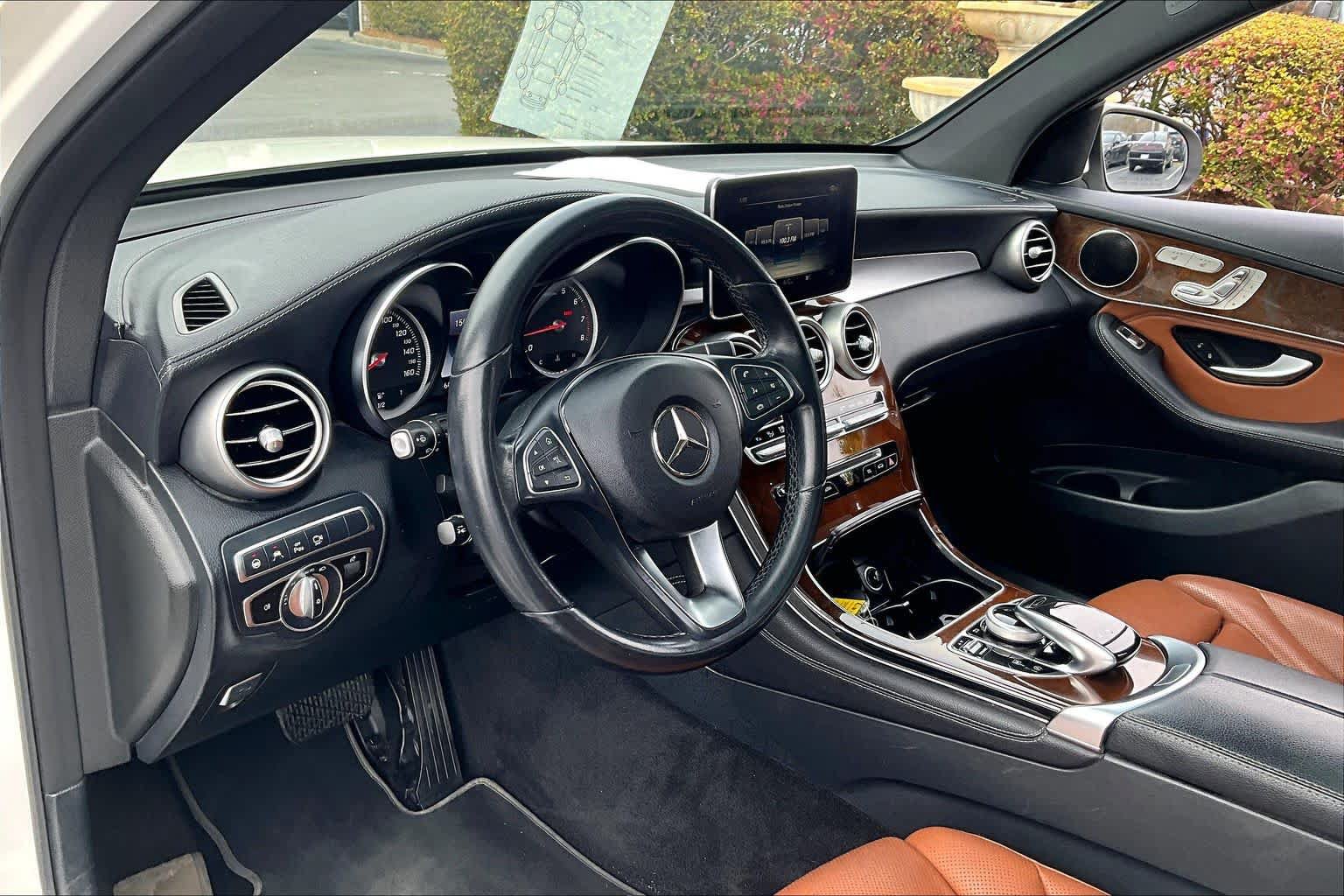 Used 2019 Mercedes-Benz GLC 300 4MATIC image 18