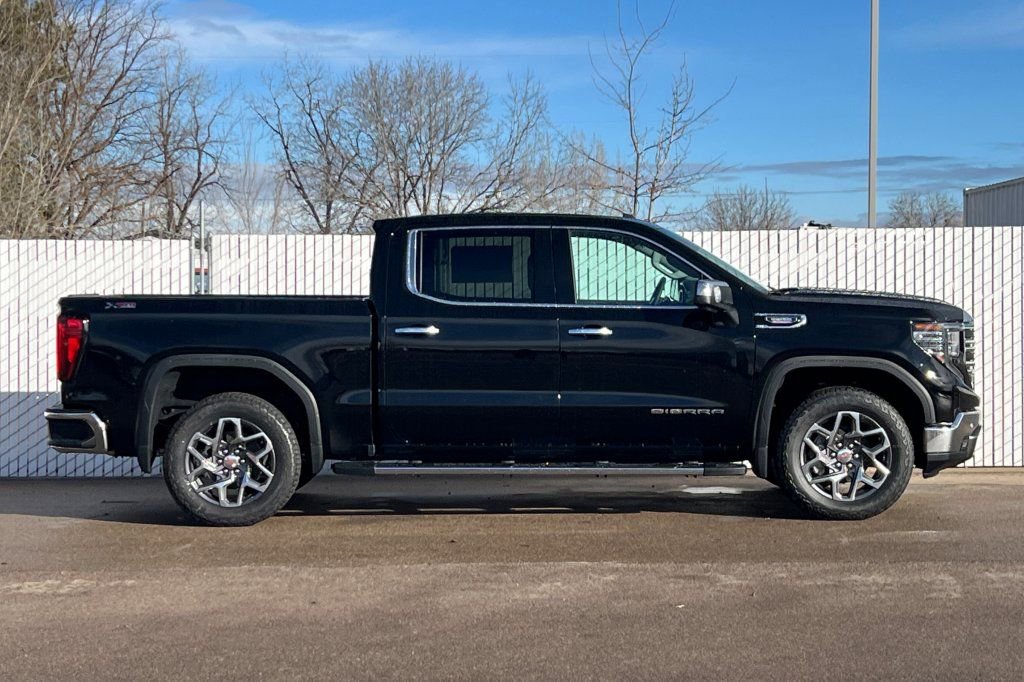 New 2026 GMC Sierra 1500 SLT AWD/4WD image 3