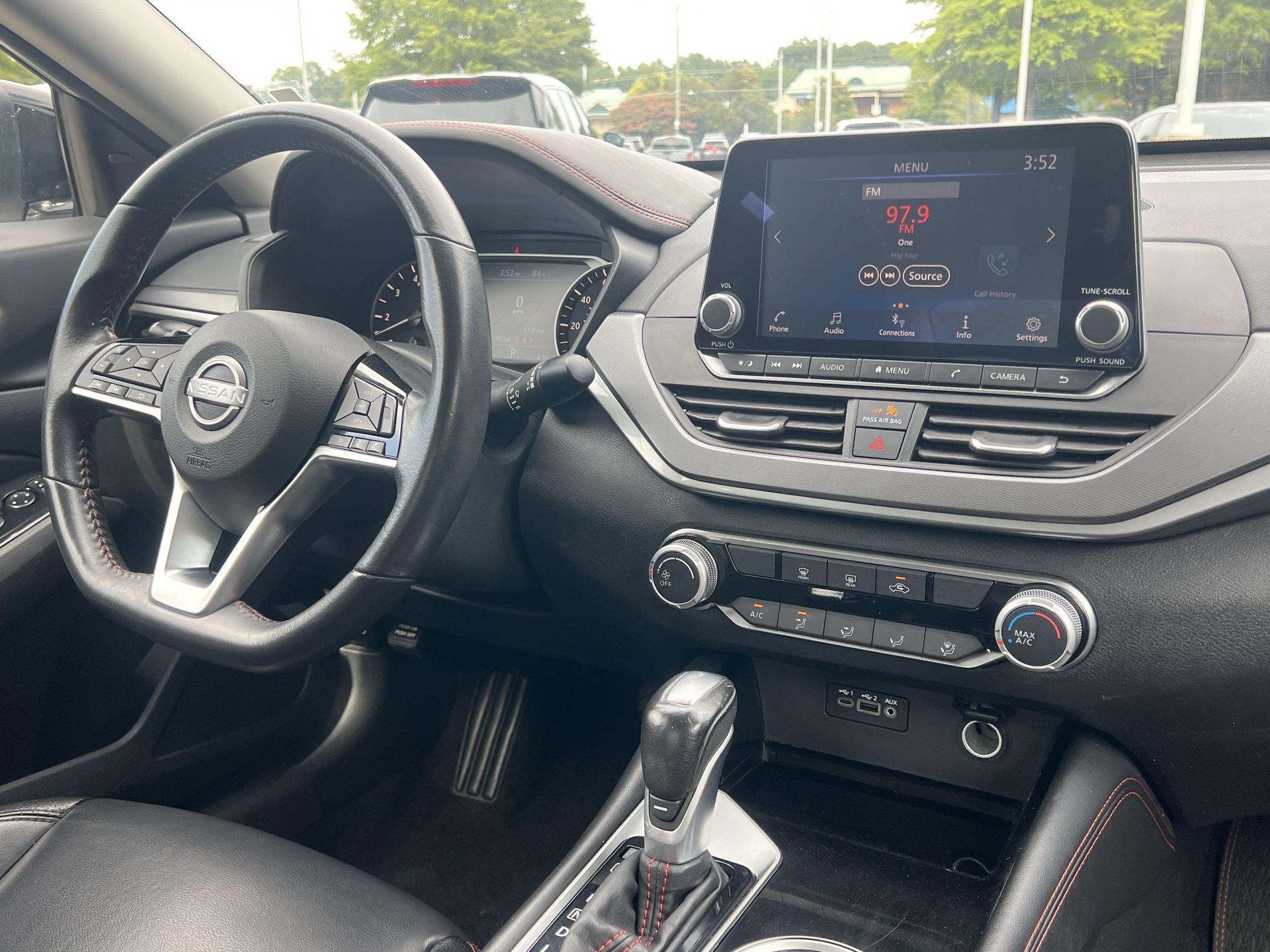 Used 2024 Nissan Altima 2.5 SR FWD image 3