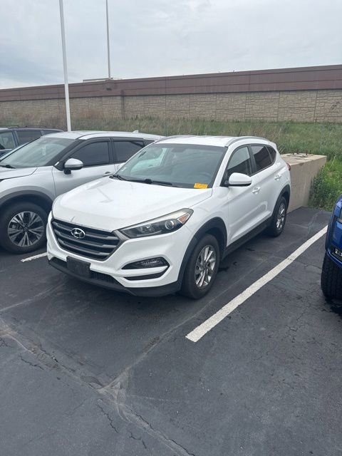 Used 2016 Hyundai Tucson SE w/ Option Group 12 FWD image 2