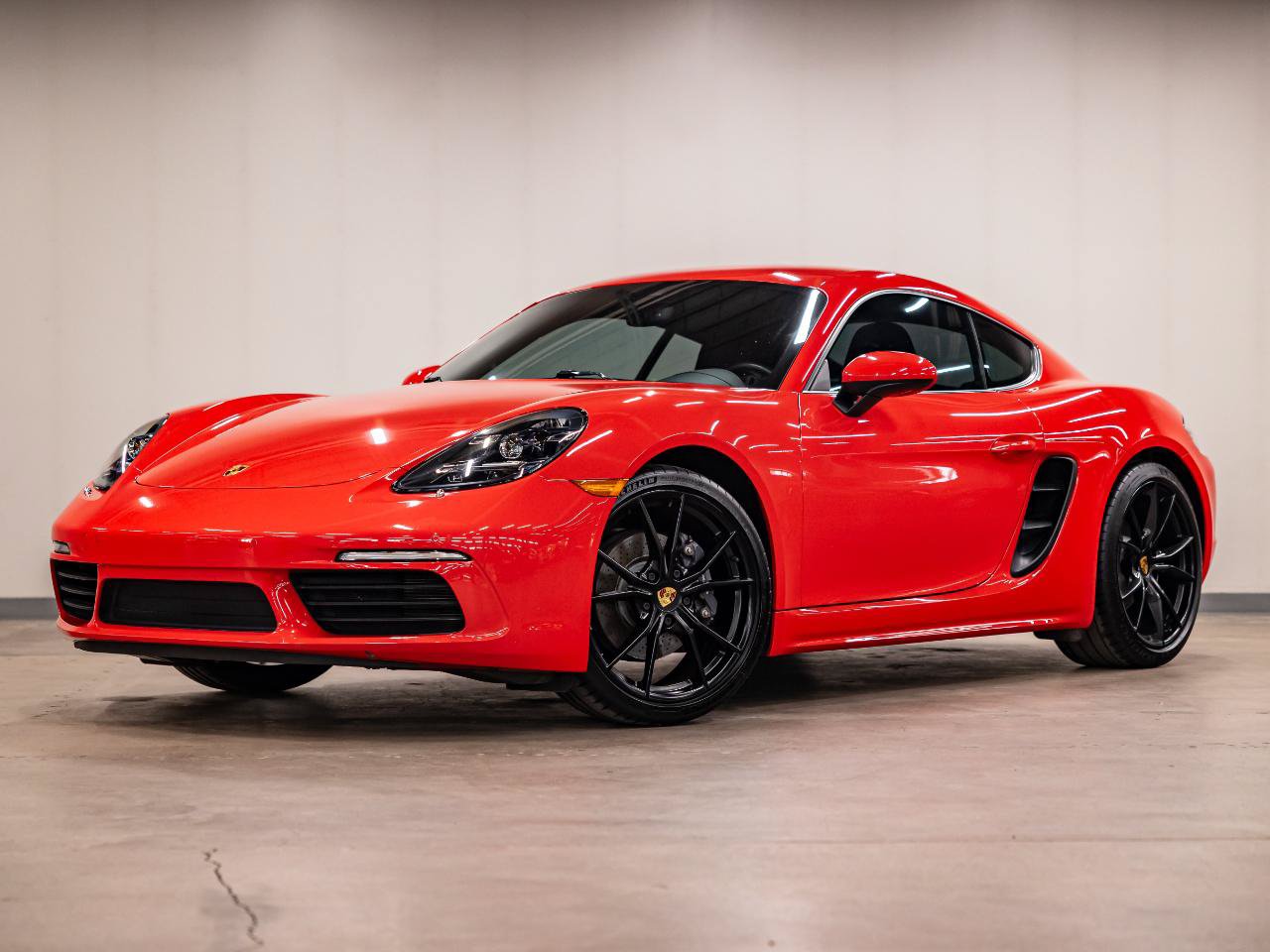 Used 2022 Porsche 718 Cayman RWD image 21