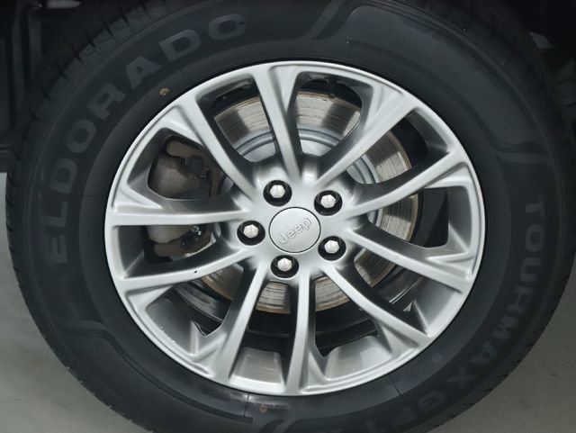 Used 2020 Jeep Cherokee Latitude Plus image 12