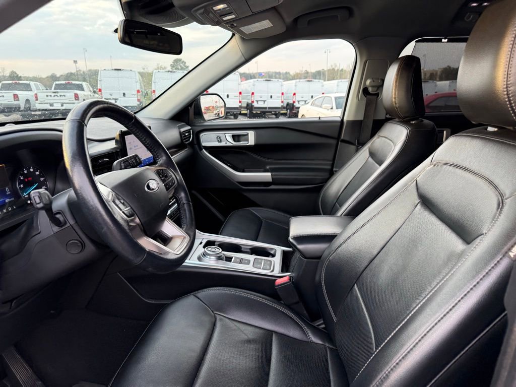 Used 2021 Ford Explorer Limited w/ Equipment Group 301A image 11