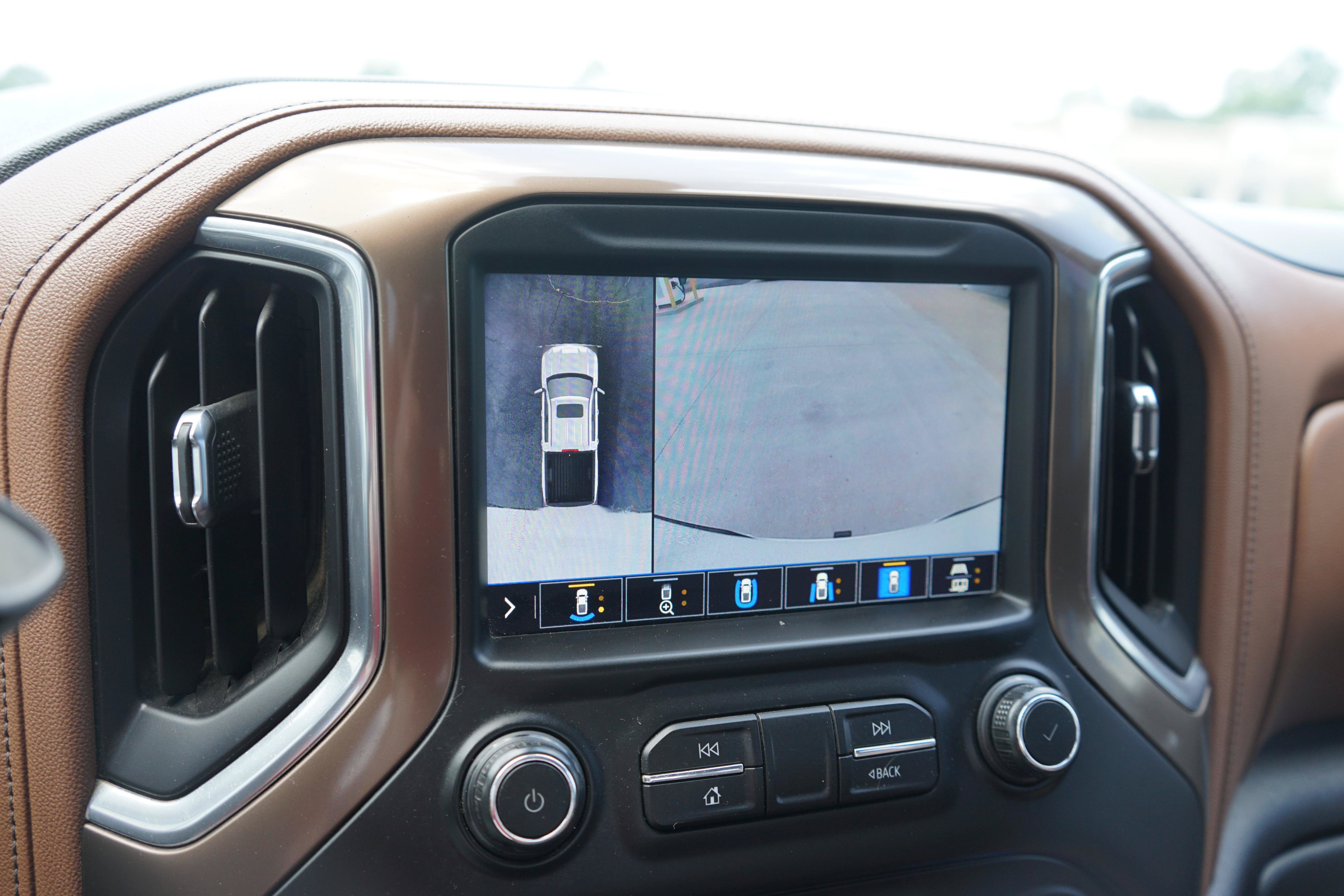 Used 2020 Chevrolet Silverado 1500 High Country w/ Technology Package AWD/4WD image 15
