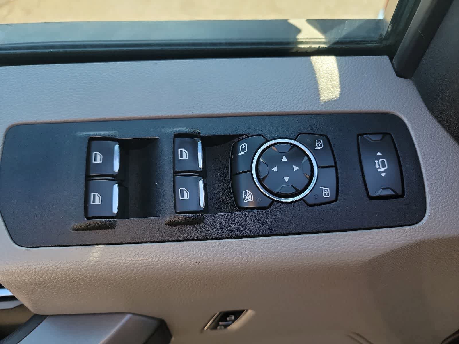 Used 2020 Ford F350 XLT w/ XLT Premium Package AWD/4WD image 17