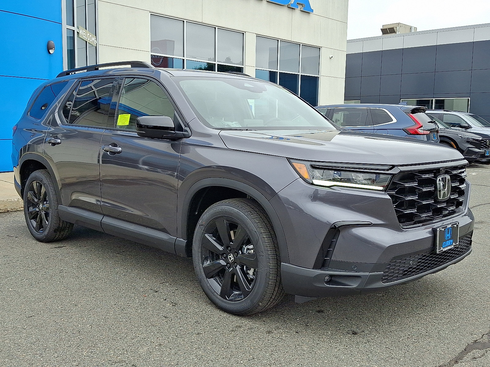 New 2025 Honda Pilot Black Edition image 2