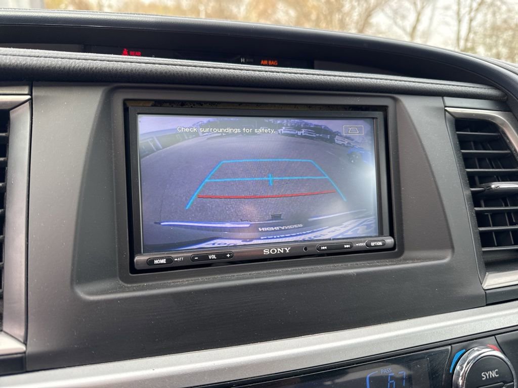 Used 2018 Toyota Highlander XLE AWD/4WD image 13