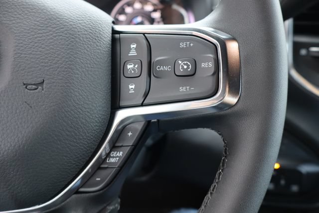 Used 2025 RAM 3500 Laramie AWD/4WD image 24