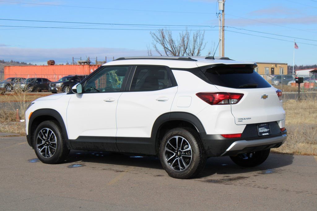 Used 2025 Chevrolet TrailBlazer LT image 4