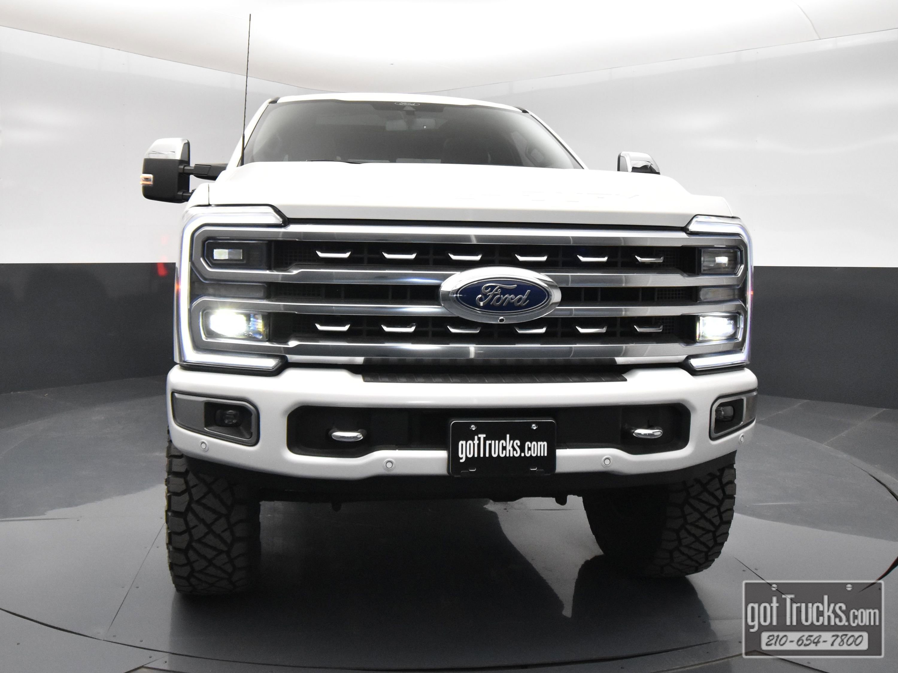Used 2024 Ford F250 Platinum w/ Tremor Off-Road Package image 53