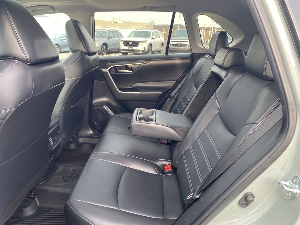 Used 2023 Toyota RAV4 XLE Premium image 19