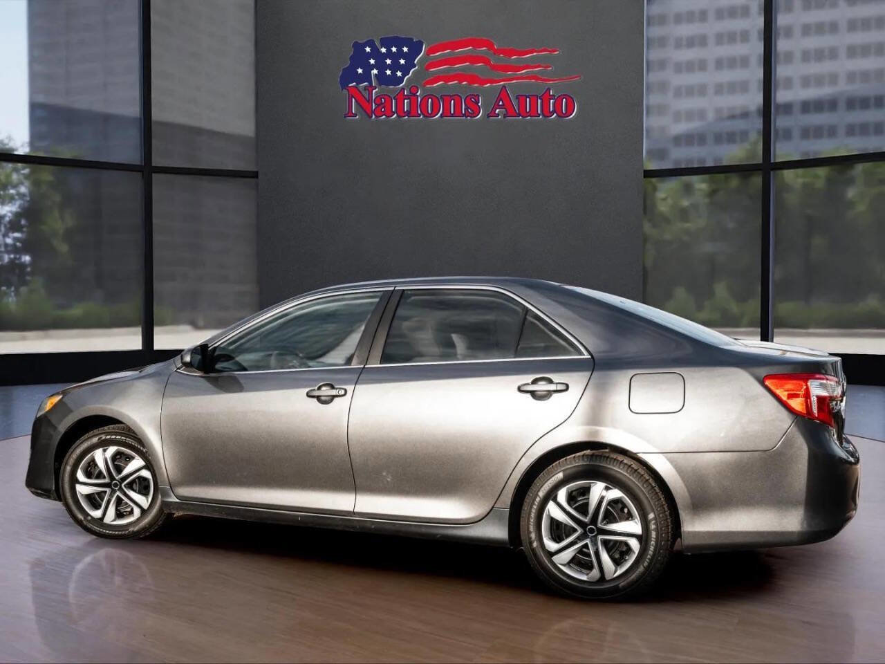 Used 2012 Toyota Camry L image 2